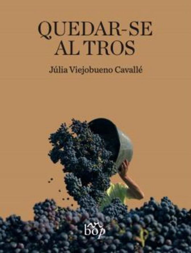 QUEDAR-SE AL TROS | 9788412800043 | VIEJOBUENO CAVALLÉ, JÚLIA | Cooperativa Cultural Rocaguinarda